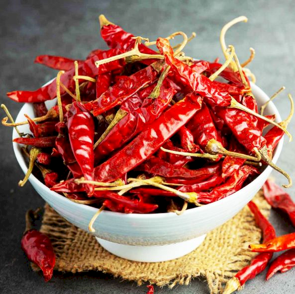 Sabut Laal Mirch